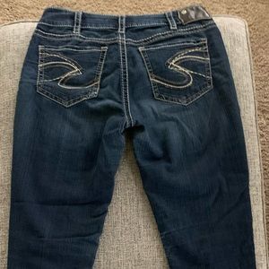 Gently used Silver Suki jeans.  W30/L31 Mid Skinny